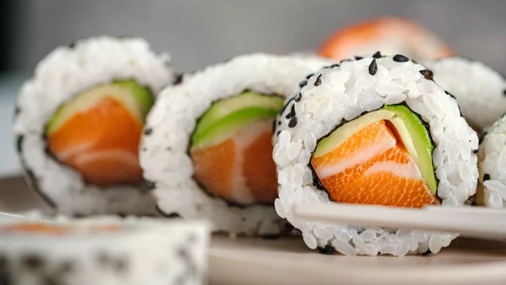 🥑🍣&nbsp;California Rolls (environ 8 rouleaux, 48&nbsp;pièces)